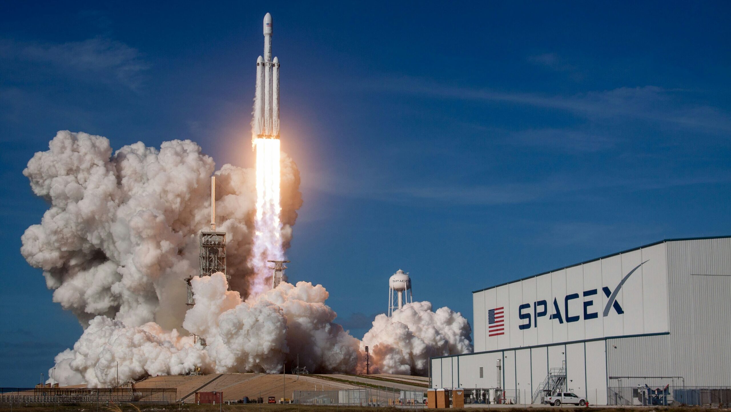 SpaceX財務狀況首度曝光！星鏈扛近7成營收　AI基礎建設是最大錢坑