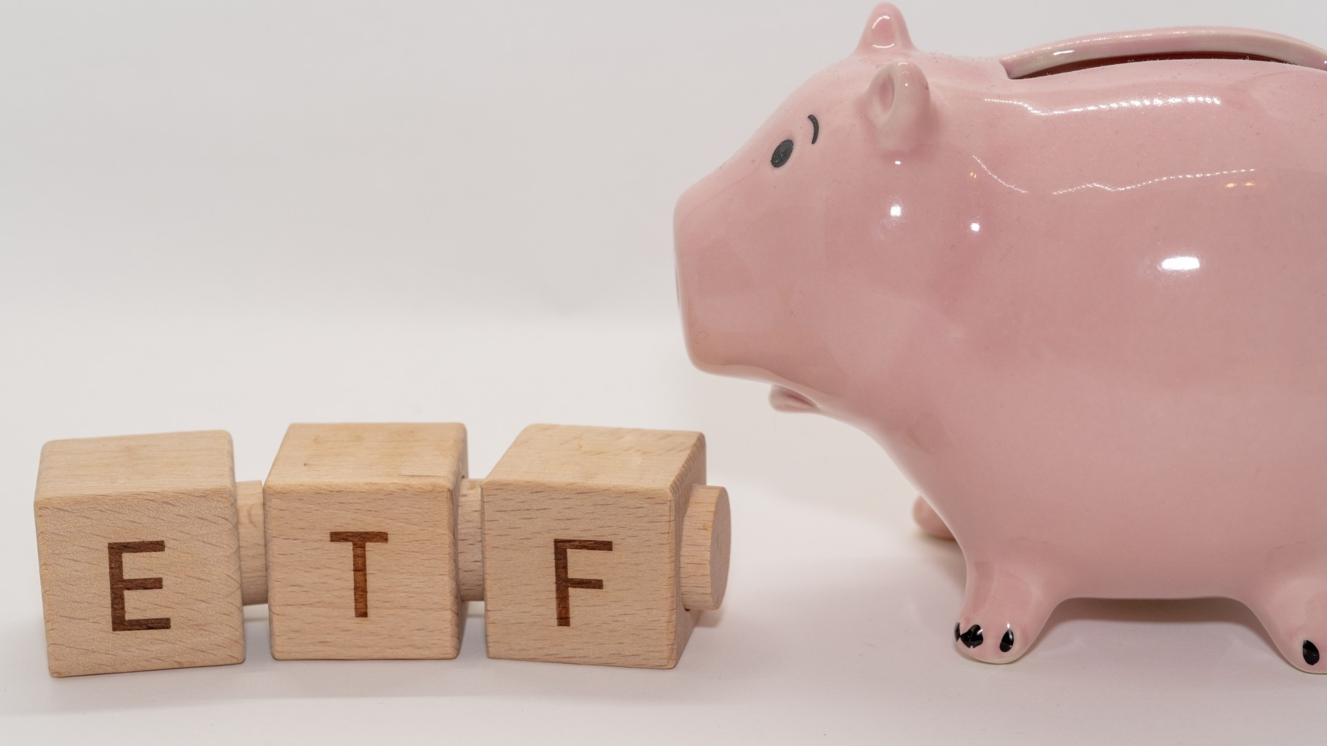 5月ETF排行榜洗牌　00981A擠下00919闖前五、兩檔高股息退燒