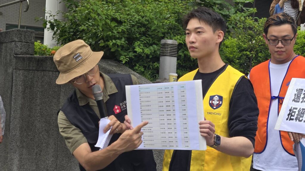 獨家》基層醫護冒雨赴北榮陳抗　工會：同仁平均遭欠薪10萬元